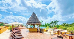 Outdoor dining - Penthouse w/ private terrace & rooftop pool (Playa del Carmen)