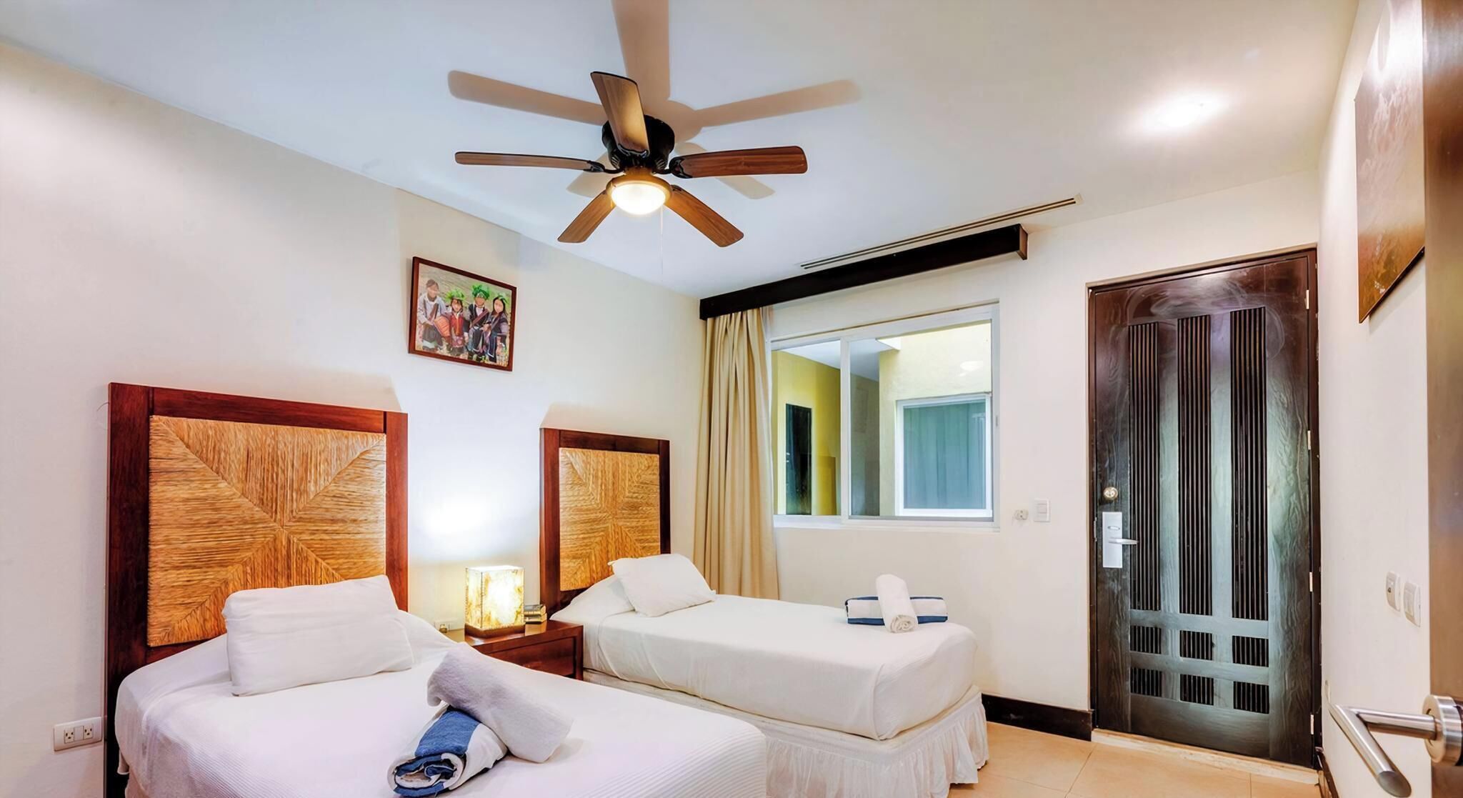 2 bedrooms, in-room safe, desk, iron/ironing board