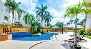 Pool - Infinity Pool, Terrace, 5th Ave & Beach 1Blck Away (Playa del Carmen)