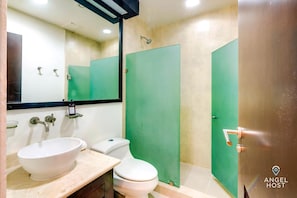 Hair dryer, soap, shampoo - Infinity Pool, Terrace, 5th Ave & Beach 1Blck Away (Playa del Carmen)