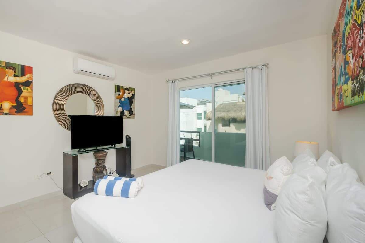 2 slaapkamers, een strijkplank/strijkijzer, reisbedje, gratis wifi