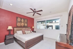 2 bedrooms, in-room safe, desk, iron/ironing board - 2BR condo - pool, BBQ & beach steps away (Playa del Carmen)