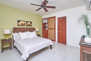 2 bedrooms, in-room safe, desk, iron/ironing board - Poolside Oasis | BBQ | Steps to Beach & 5th Avenue (Playa del Carmen)