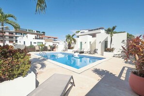 Pool - 2BR condo - pool, BBQ & beach steps away (Playa del Carmen)