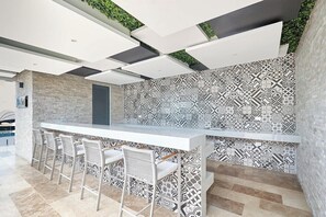 Dining - Coastal escape w/ rooftop pool, gym & beach walk (Playa del Carmen)