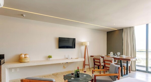 Dining - Oceanview Pool | Gym | 5th Ave Around the Corner (Playa del Carmen)