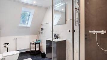 Shower, free toiletries, hair dryer, towels