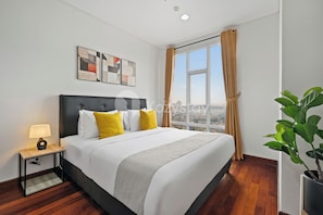 Apartment, 2 Bedrooms, City View | Pemandangan dari bilik