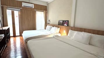 2 bedrooms, desk, free WiFi, bed sheets