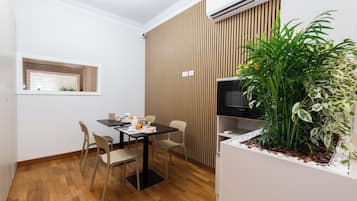 تناول الطعام