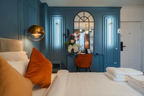 WiFi, bed sheets - Opal Studio – Elegant Stay in Bucharest’s Old Quarter (București)