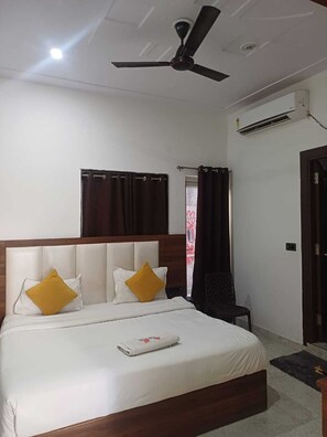 Deluxe Room | Free WiFi - The JRS Hotel (Rishikesh)