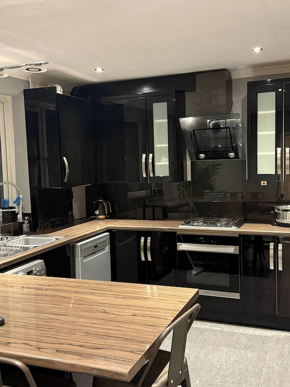 Microwave, oven, stovetop, dishwasher
