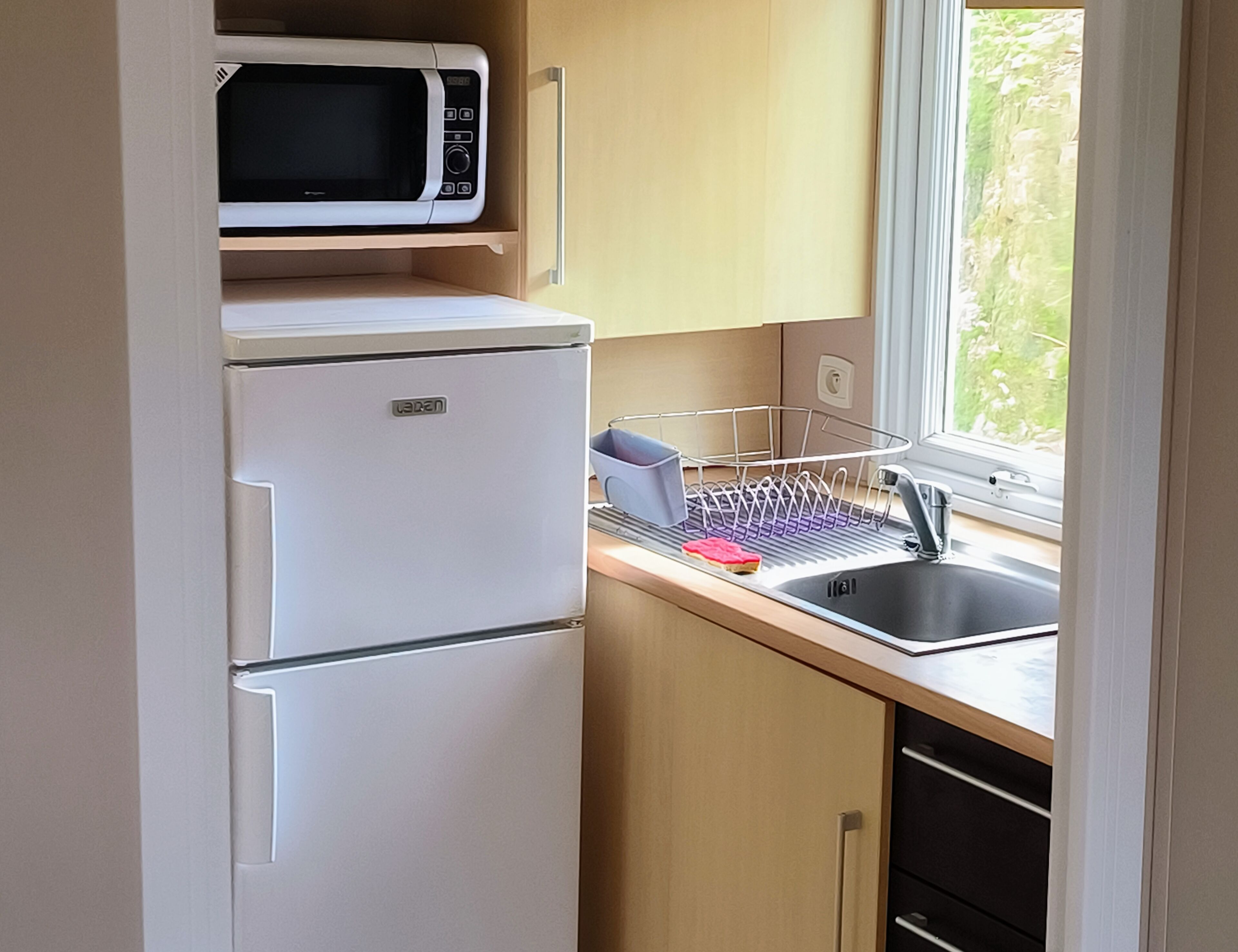 Bungalow, Mountain View, Oceanfront | Private kitchen | Full-sized fridge, microwave, stovetop, high chair