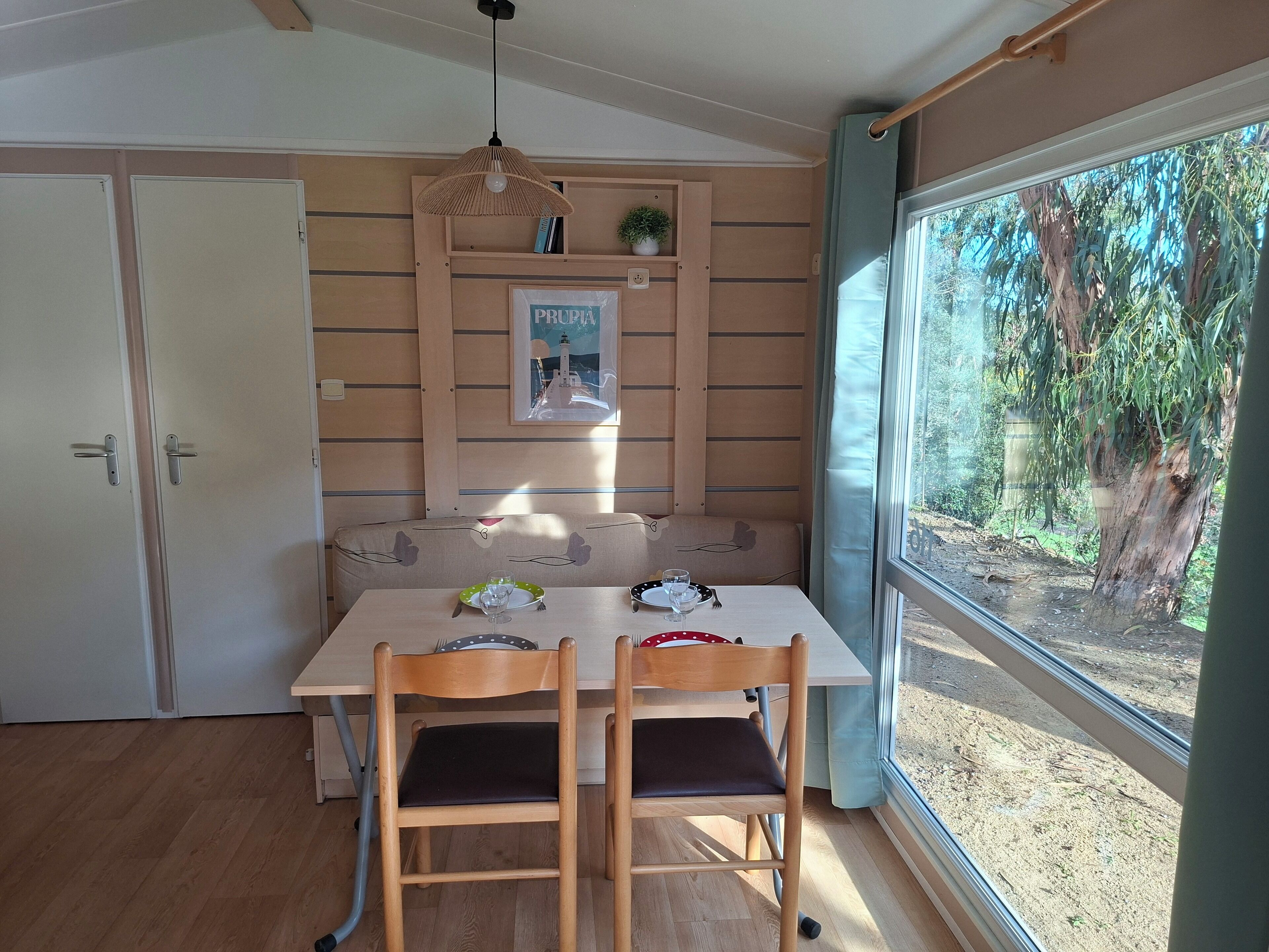 Bungalou, vistes a la muntanya, primera línia de mar | Sala d'estar