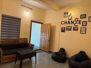 Dining - The Family Sport Homestay Wayanad (Sulthan Bathery)