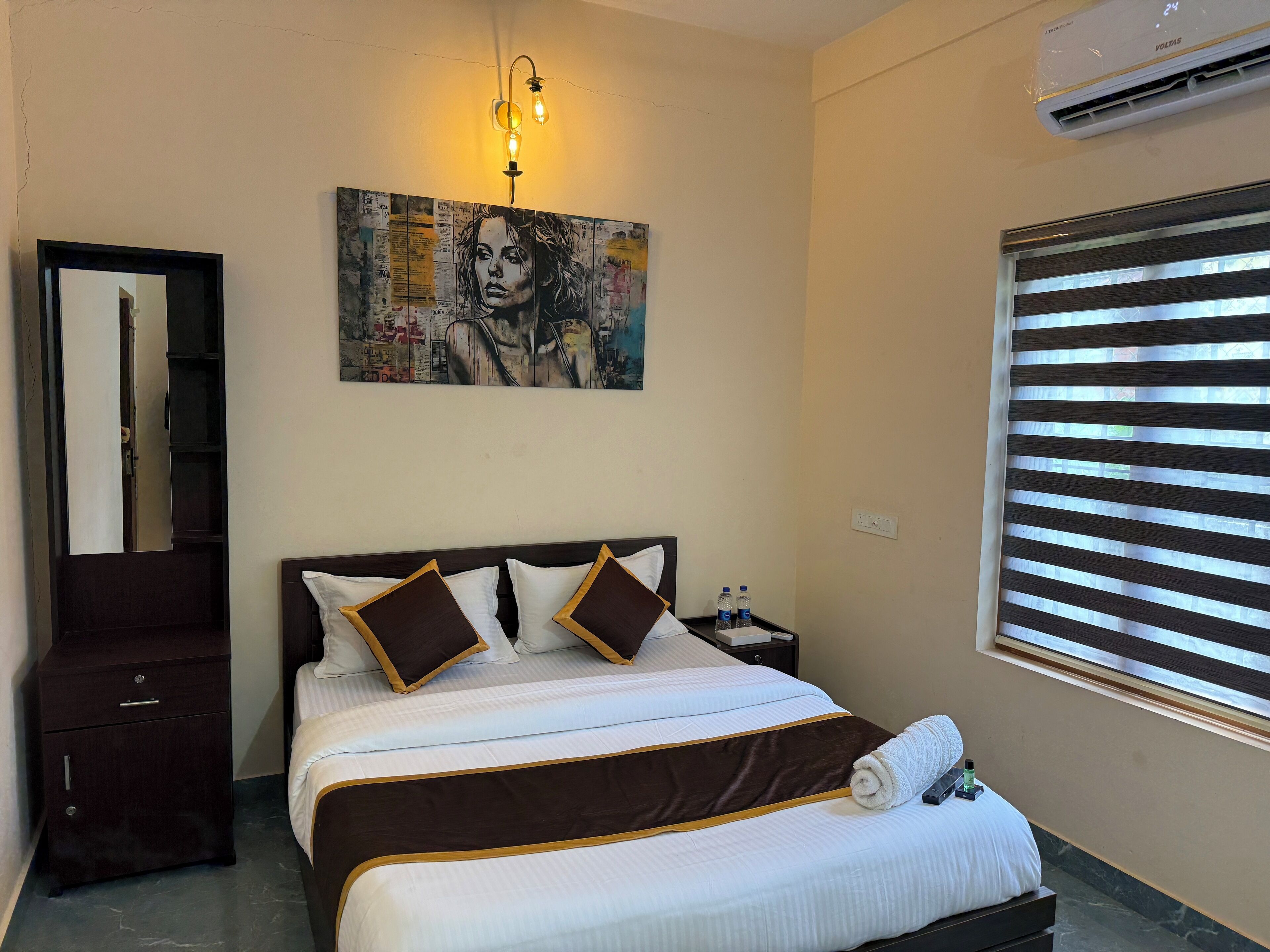 Family Apartment, Garden View | In-room safe, desk, laptop workspace, soundproofing