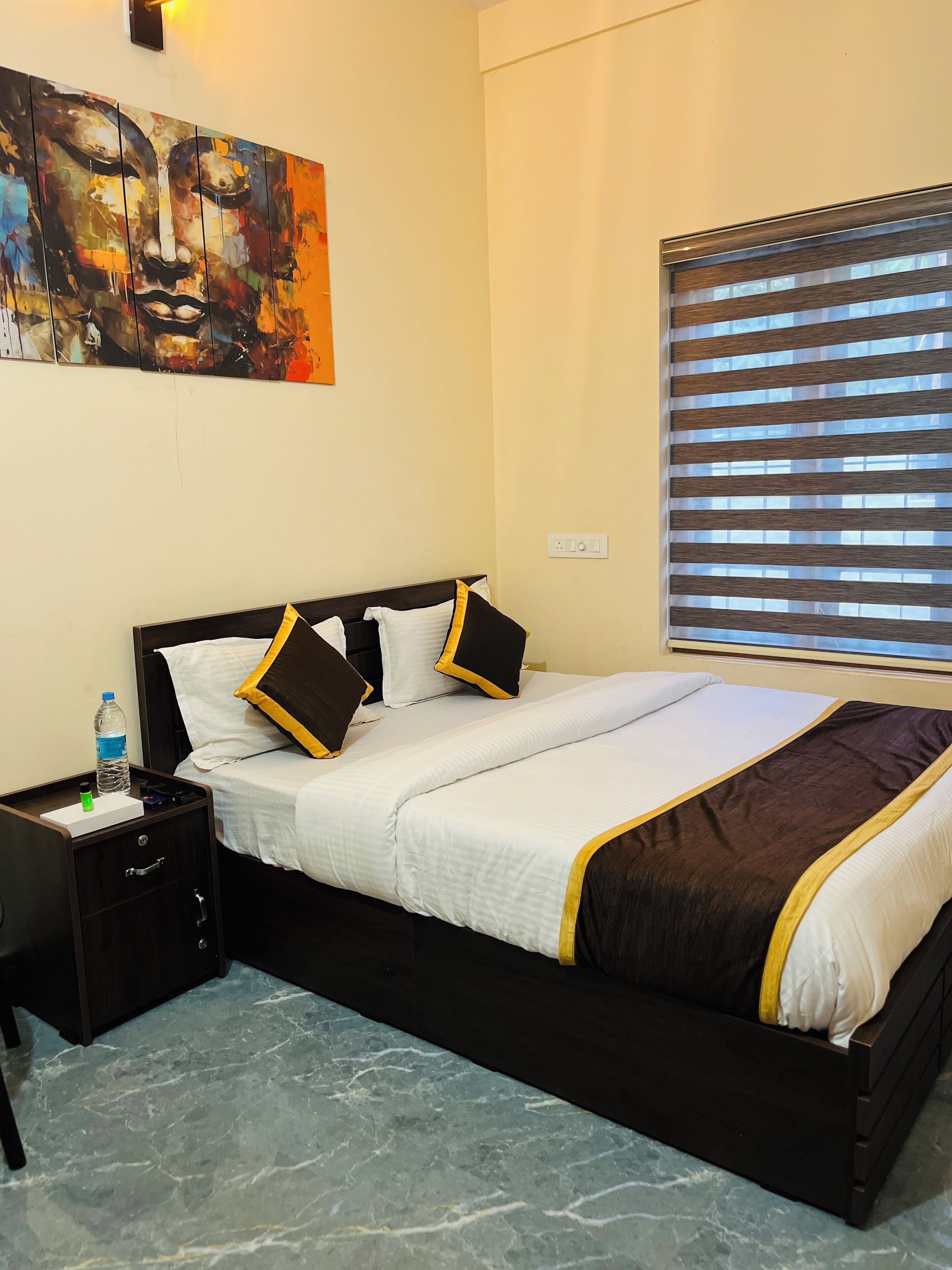 Basic Apartment, Garden View | In-room safe, desk, laptop workspace, soundproofing