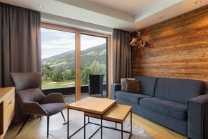 Family Apartment bis 6 PAX | Living area | Flat-screen TV