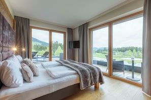 أسرّة أطفال/رضّع وواي فاي مجانًا وملاءات أسرّة