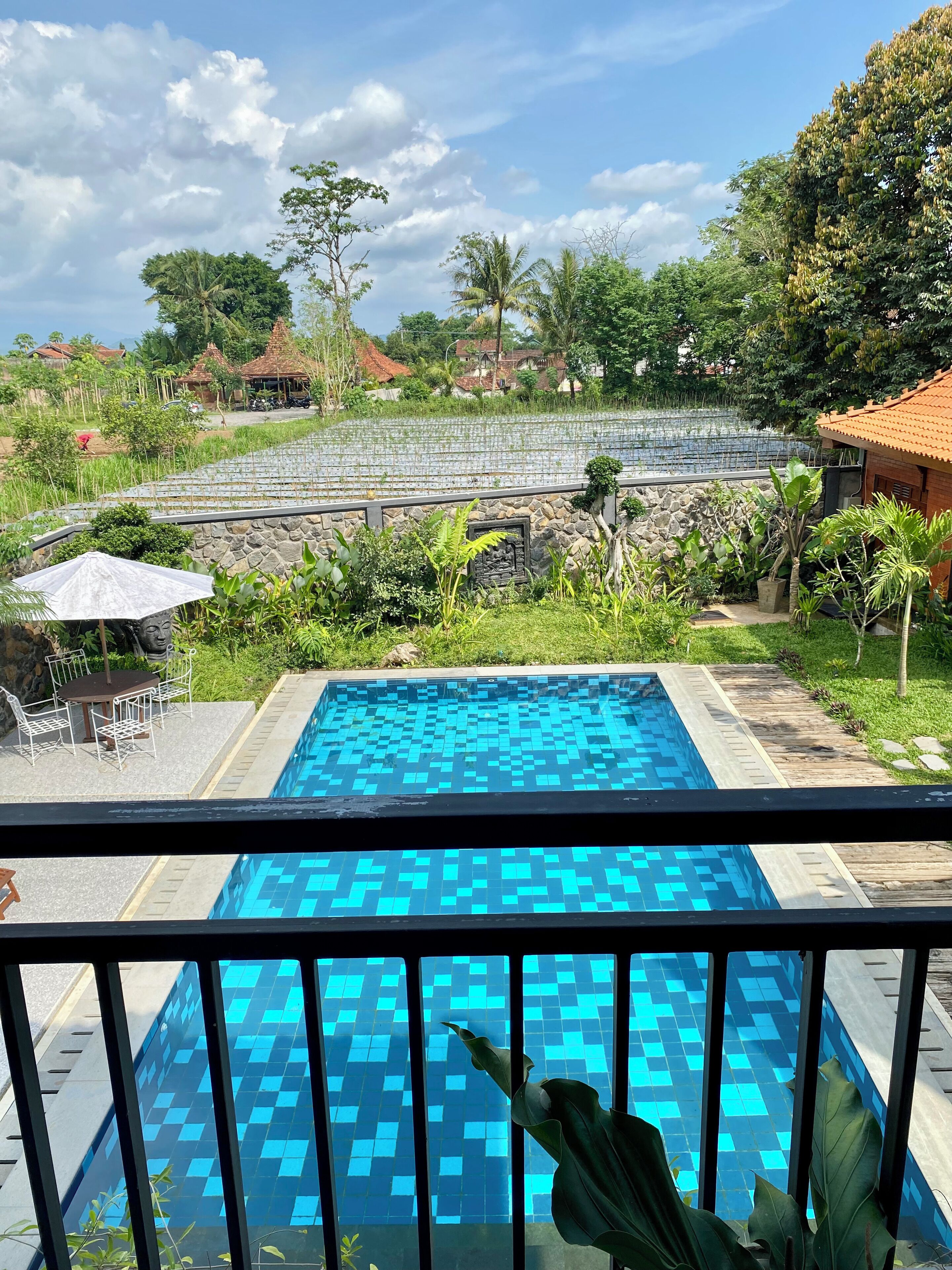 Kolam renang outdoor