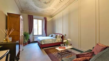 Una scrivania, ferro/asse da stiro, Wi-Fi, lenzuola