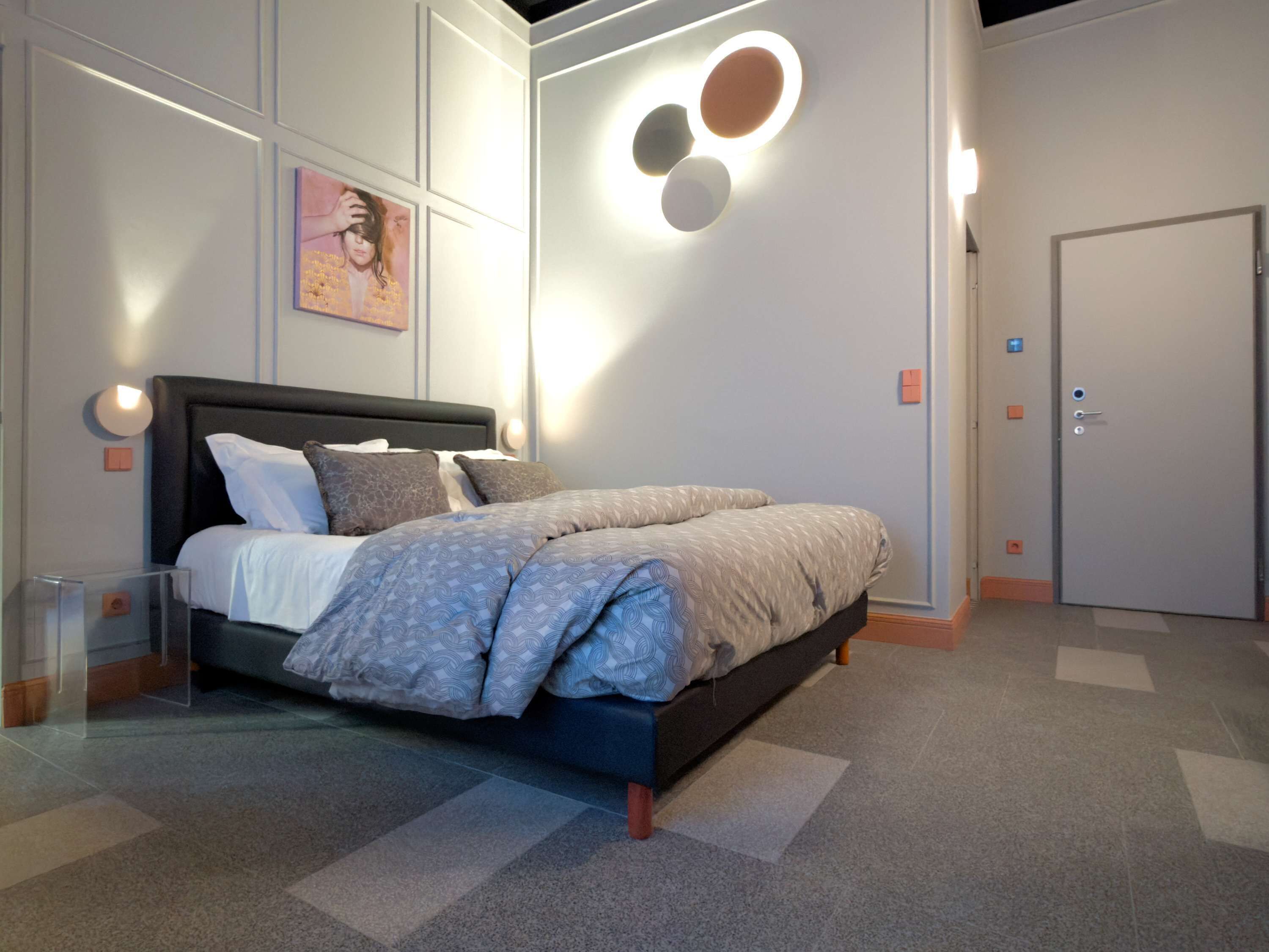 Una scrivania, ferro/asse da stiro, Wi-Fi, lenzuola