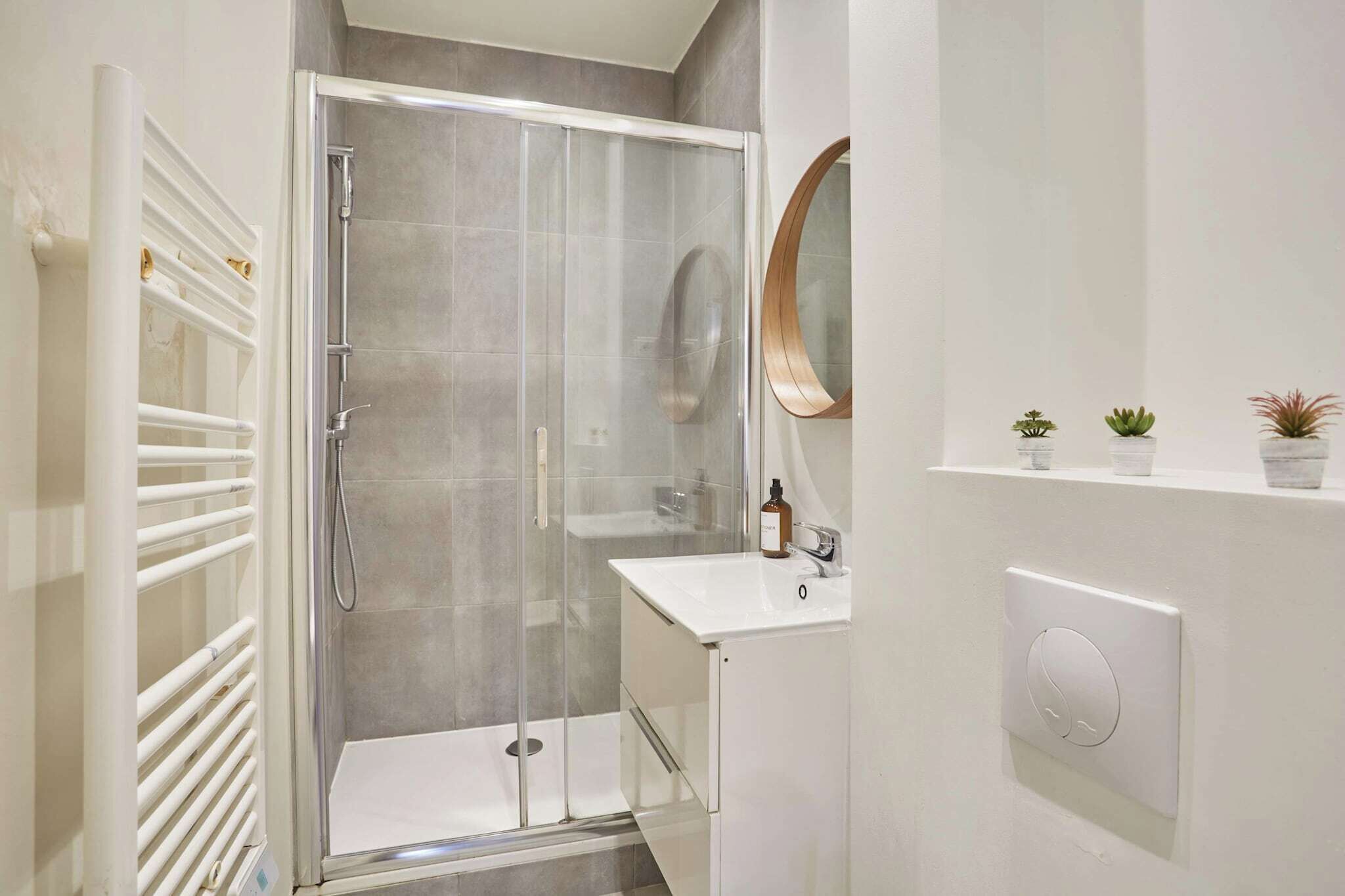 Doccia, asciugacapelli, asciugamani