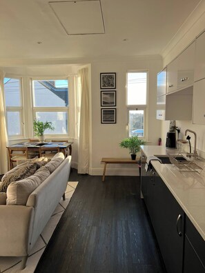 Interior - Hill Grove 2 Bedroom Apartment (Leigh-on-Sea)