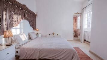 Bügeleisen/Bügelbrett, Internetzugang, Bettwäsche