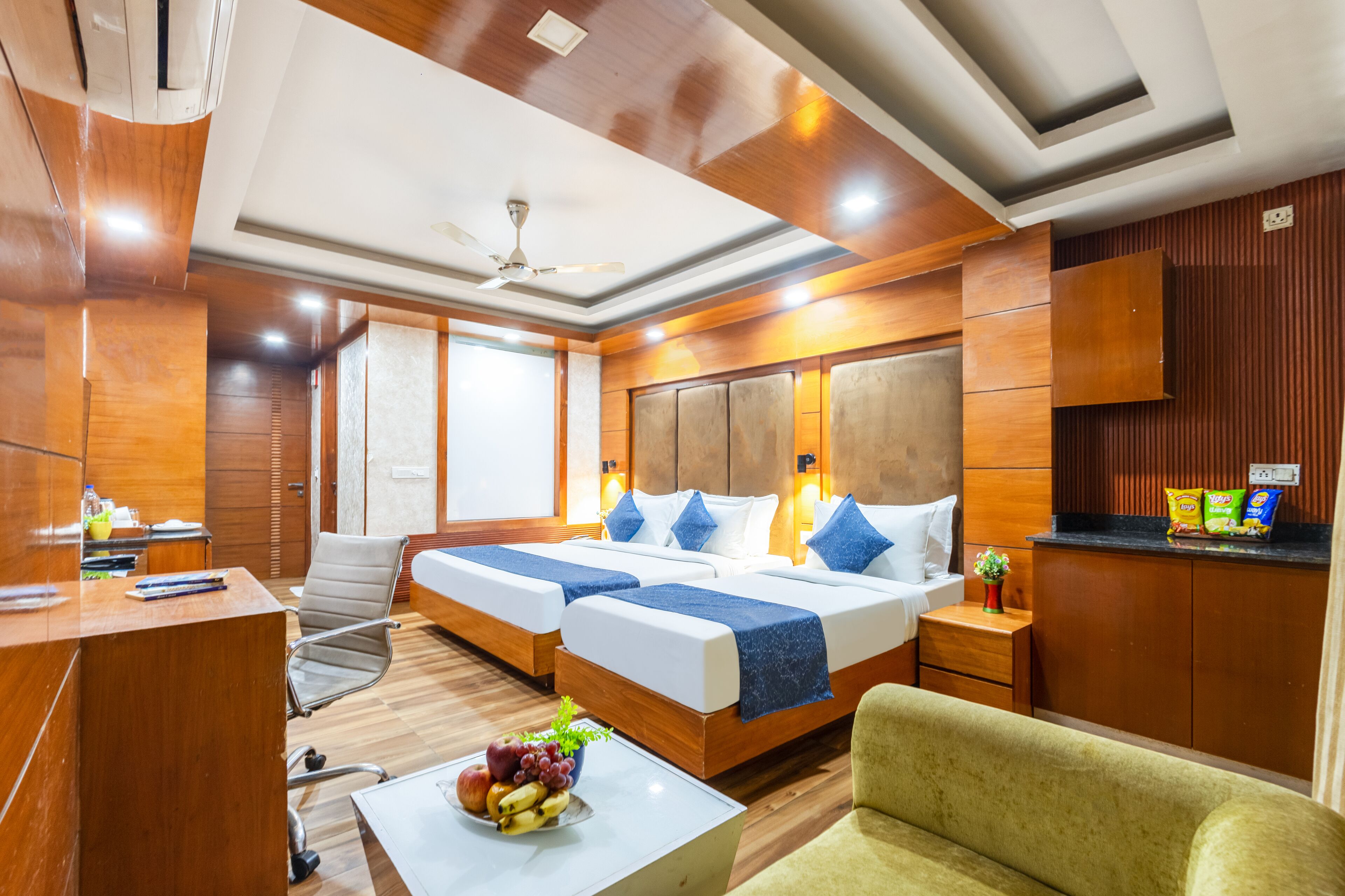 Tremannsrom – executive | Skrivebord, skrivebord for bærbar PC og wi-fi (inkludert)