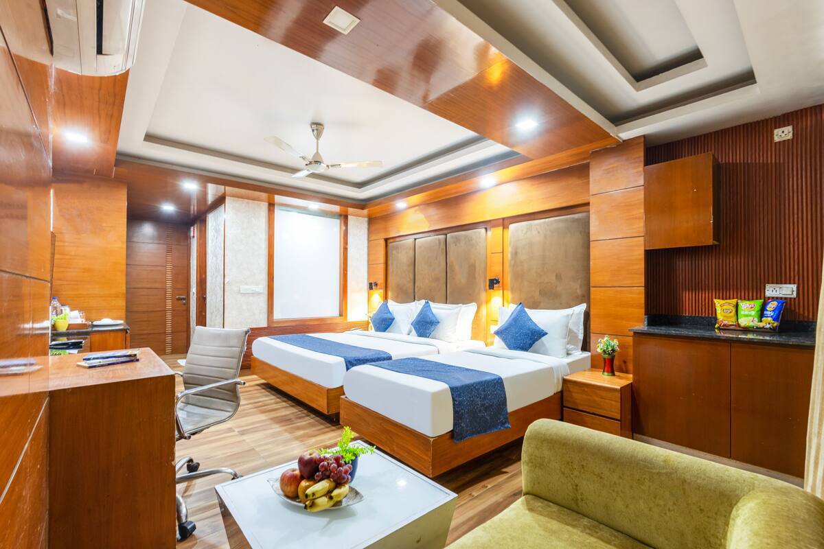 Tremannsrom – executive | Skrivebord, skrivebord for bærbar PC og wi-fi (inkludert)