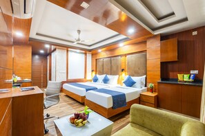 Tripla Executive | Una scrivania, postazione laptop, Wi-Fi gratuito