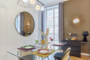 Dining - Sublim Apartment Center of Paris Le Marais (Paris)