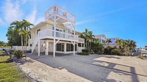 Exterior - NEW! Sideways~Heated Pool and Spa! Steps to Beach! (Bradenton Beach)