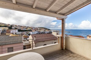 Property grounds - In pieno centre, con aria condizionata e posteggio (Castelsardo)