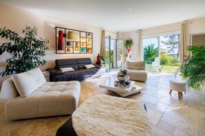 TV - Le Roucasset – Pool & panoramic view (Tourrettes-sur-Loup)