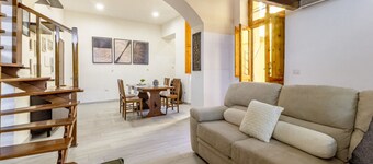 Carlo's Apartment | Near the train and bus station | 2 minutes from the city center | Free Netflix and Wi-Fi