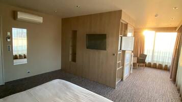 Coffres-forts dans les chambres, rideaux occultants