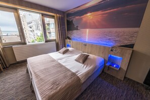 Kahden hengen comfort-huone | Tallelokero huoneessa, pimennysverhot, äänieristys, silitysrauta/-lauta