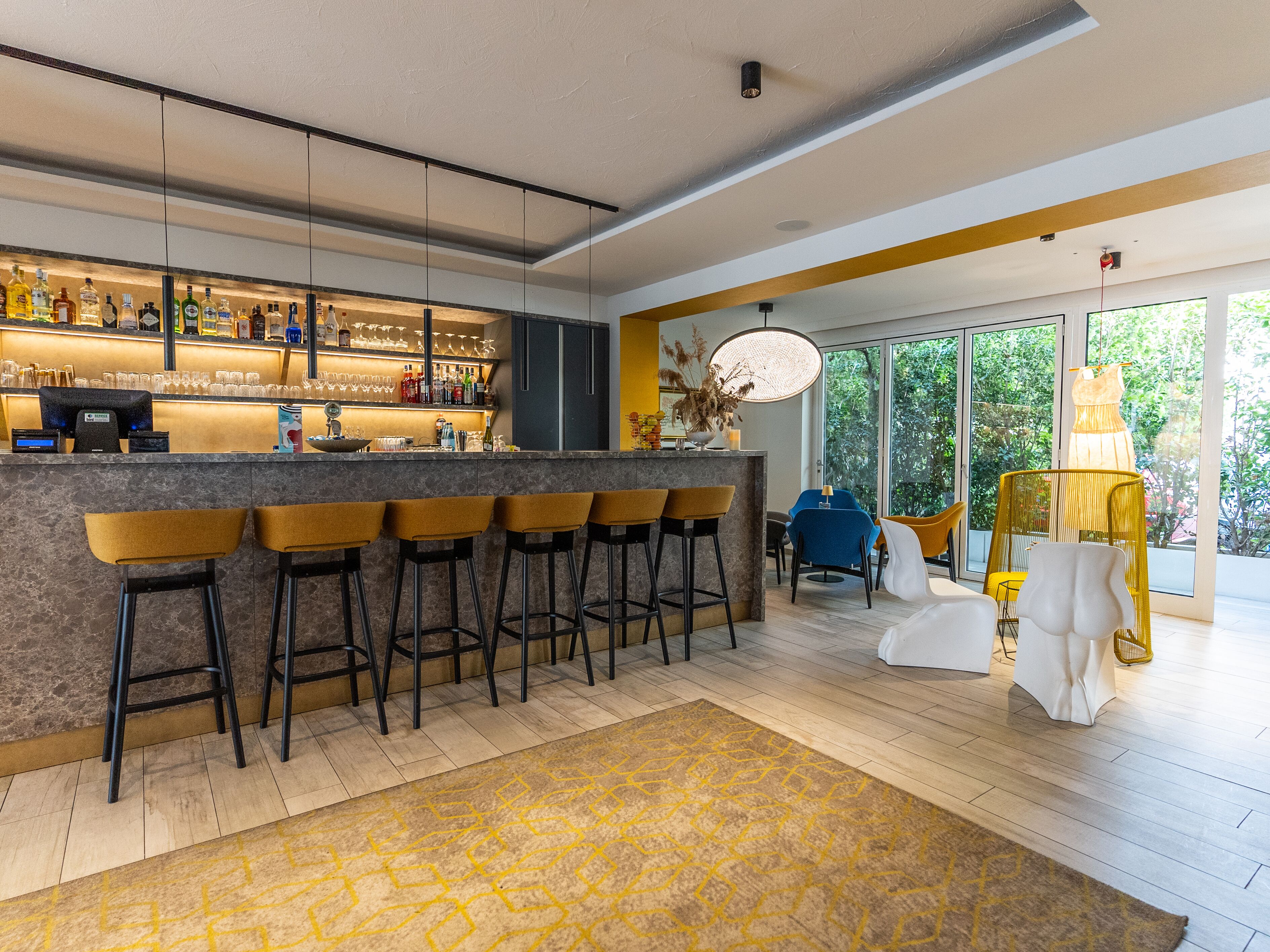 2 Bars/Lounges, Cocktailbar