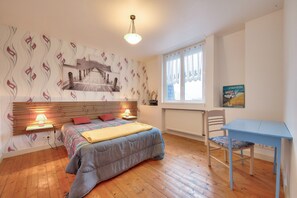 3 bedrooms, free WiFi - 800m from the beach – house for 6 with pool table (Plouguerneau)