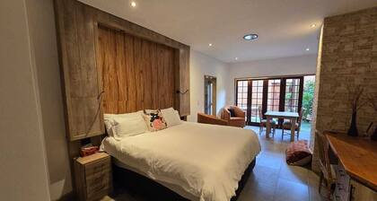 King Suite with outdoor bathtub + Breakfast