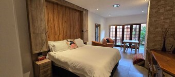 King Suite with outdoor bathtub + Breakfast