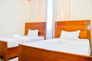 Bügeleisen/Bügelbrett, WLAN, Bettwäsche