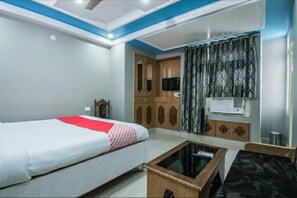 Deluxe Double Room | Iron/ironing board, free WiFi - HOTEL MUNDRIKA DELUXE (Patna)