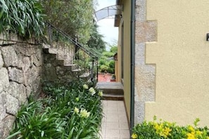 Property grounds - LINE HOUSE (Seixas)