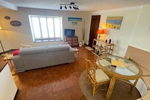 Living area - LINE HOUSE (Seixas)