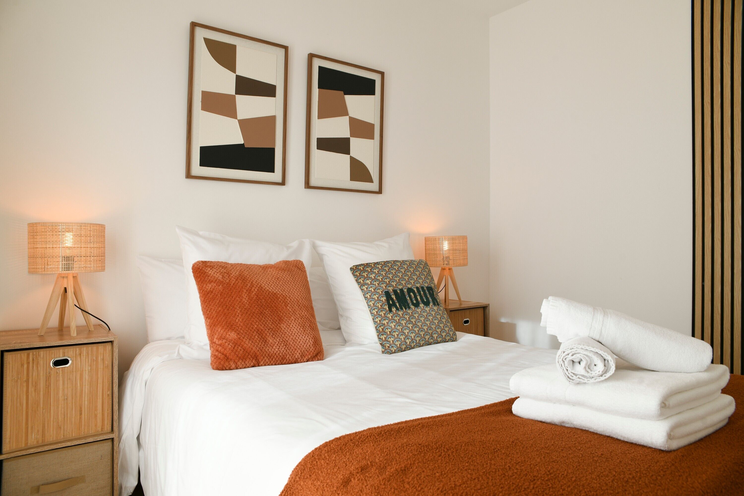 Bügeleisen/Bügelbrett, WLAN, Bettwäsche