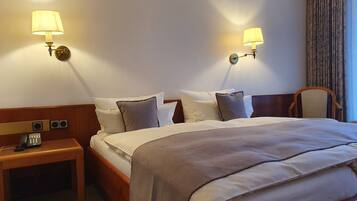 Deluxe Double Room, Balcony | Soundproofing, free WiFi